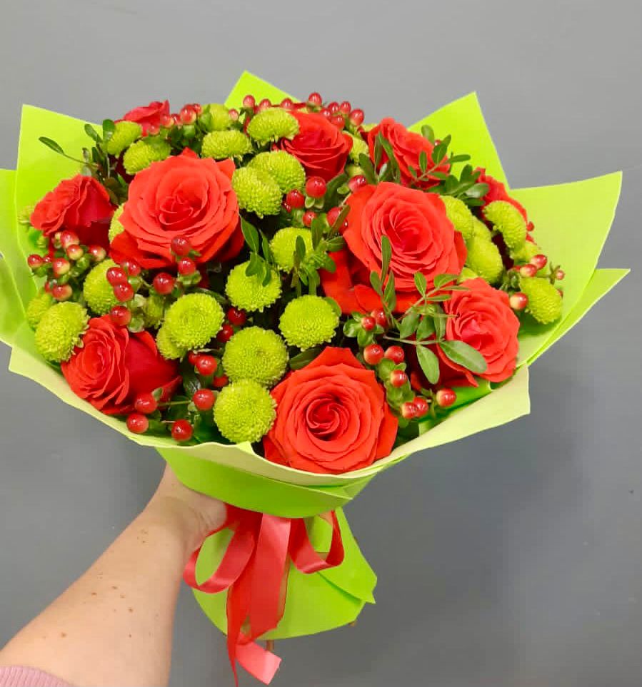 Букет цветов из: Хризантемы и Розы в Рудне Волгоградской области