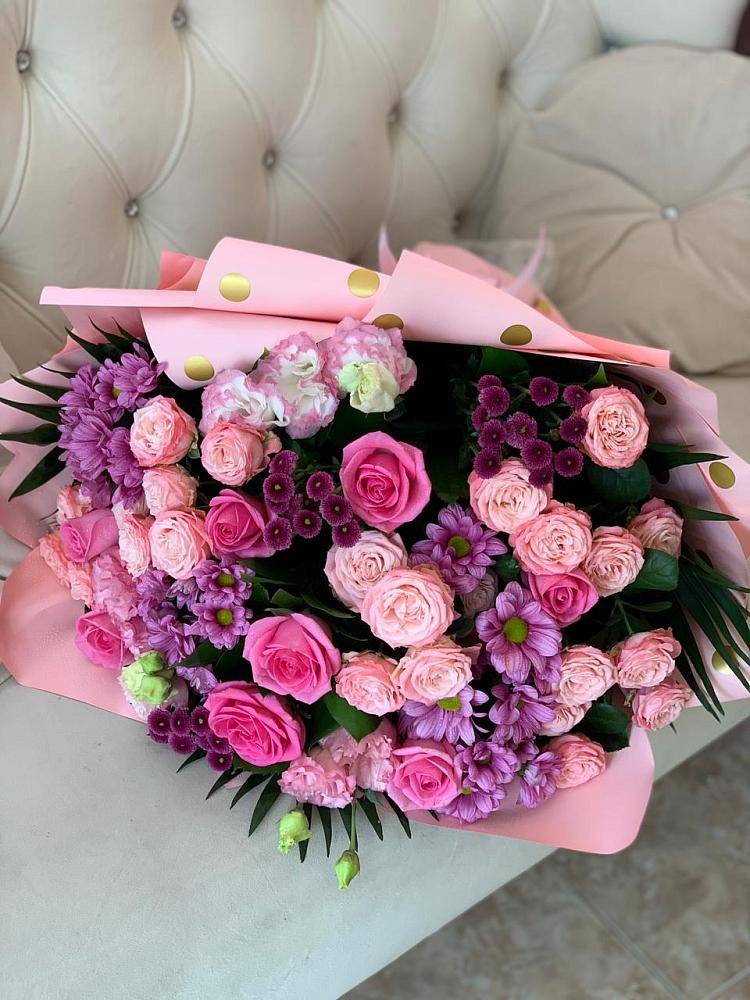 Букет цветов из: Хризантемы, Розы и Лизиантусы в Рудне Волгоградской области