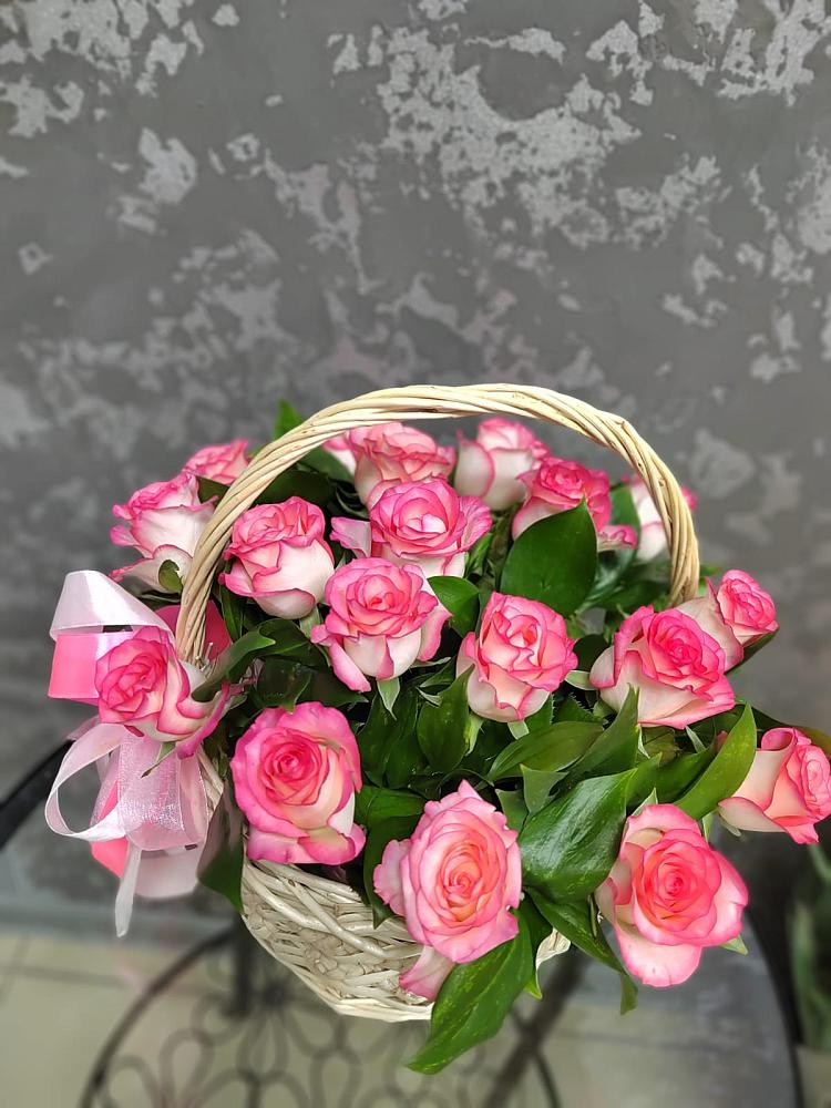 Цветочная композиция из Розы в корзине в Рудне Волгоградской области
