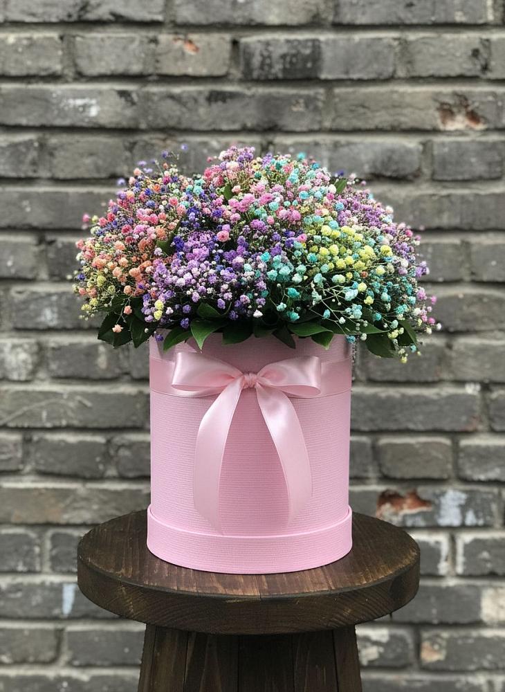 Цветочная композиция из Гипсофила и Розы в шляпной коробке в Рудне Волгоградской области