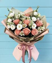 Букет цветов из:  Розы, Альстромерии и Лизиантусы в Рудне Волгоградской области