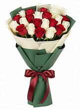 Букет Микс из красных и белых роз в Рудне Волгоградской области