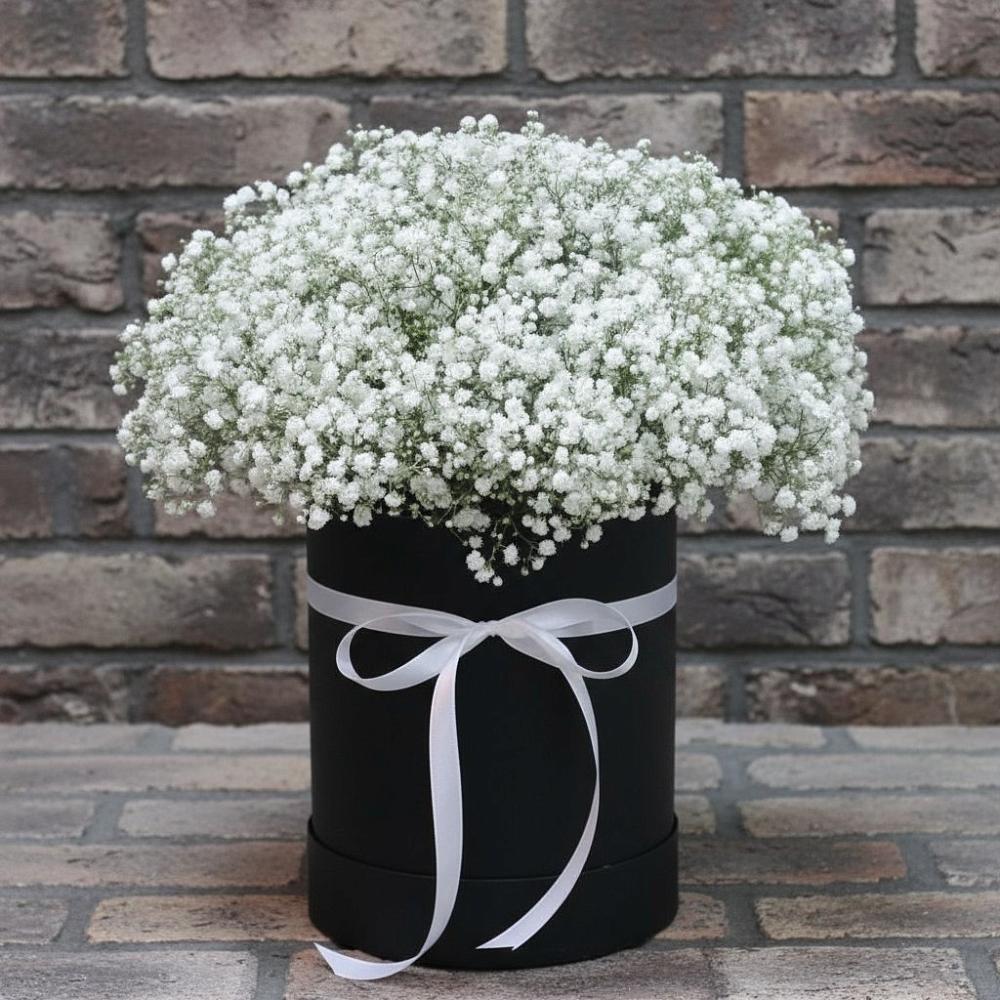 Цветочная композиция из Гипсофила в шляпной коробке в Рудне Волгоградской области