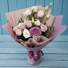 Букет цветов из:  Розы и Лизиантусы в Рудне Волгоградской области
