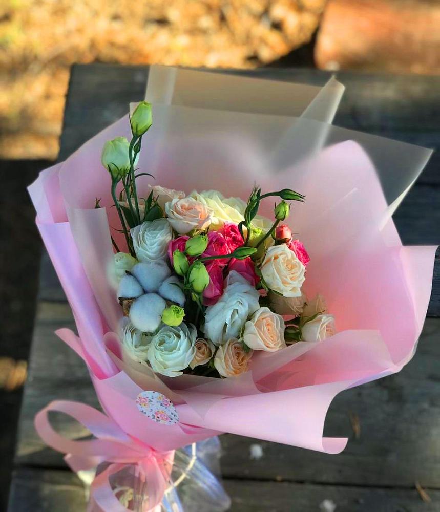 Букет цветов из: Розы и Лизиантусы в Рудне Волгоградской области