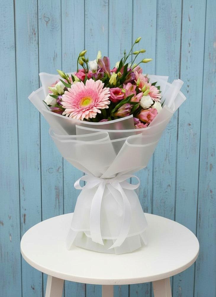 Букет цветов из: Герберы, Альстромерии и Лизиантусы в Рудне Волгоградской области