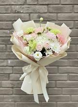 Букет цветов из:  Гвоздики, Розы, Лизиантусы и Хризантемы в Рудне Волгоградской области