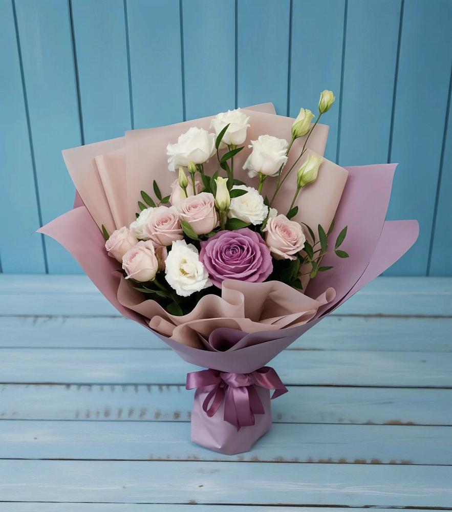 Букет цветов из: Розы и Лизиантусы в Рудне Волгоградской области